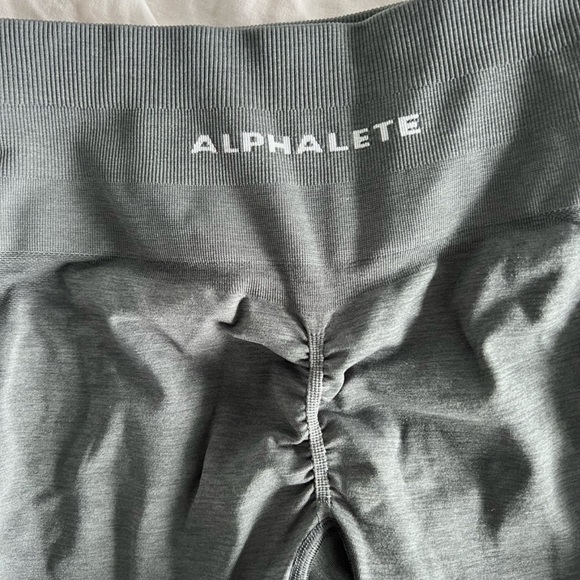 Alphalete Amplify Leggings in Smoke - Picture 5 of 6
